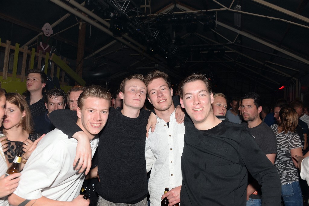 ../Images/Feest zonder naam 2019 288.jpg